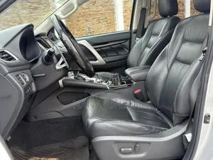 Mitsubishi Montero 2020 Silver