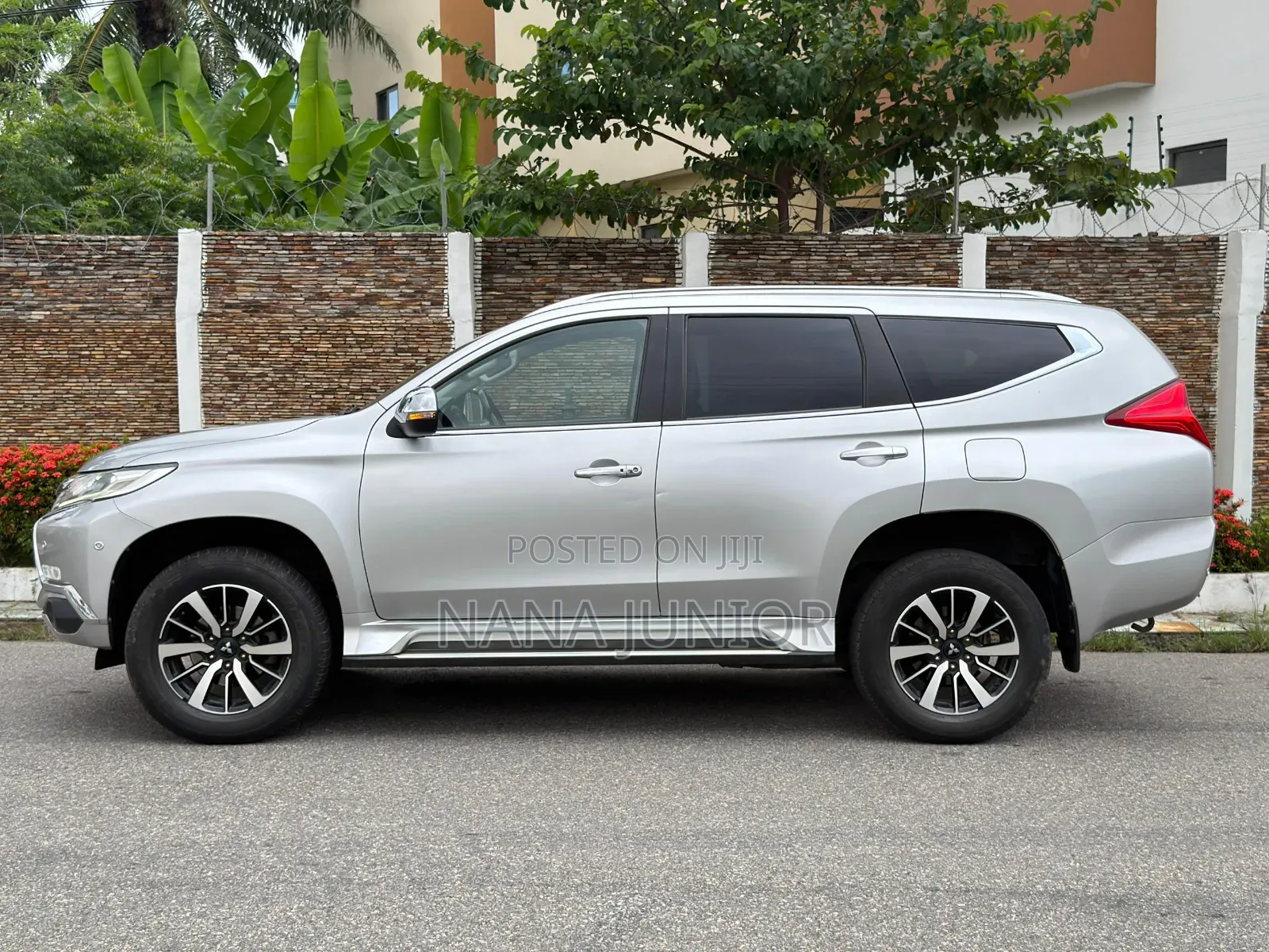 Mitsubishi Montero 2020 Silver