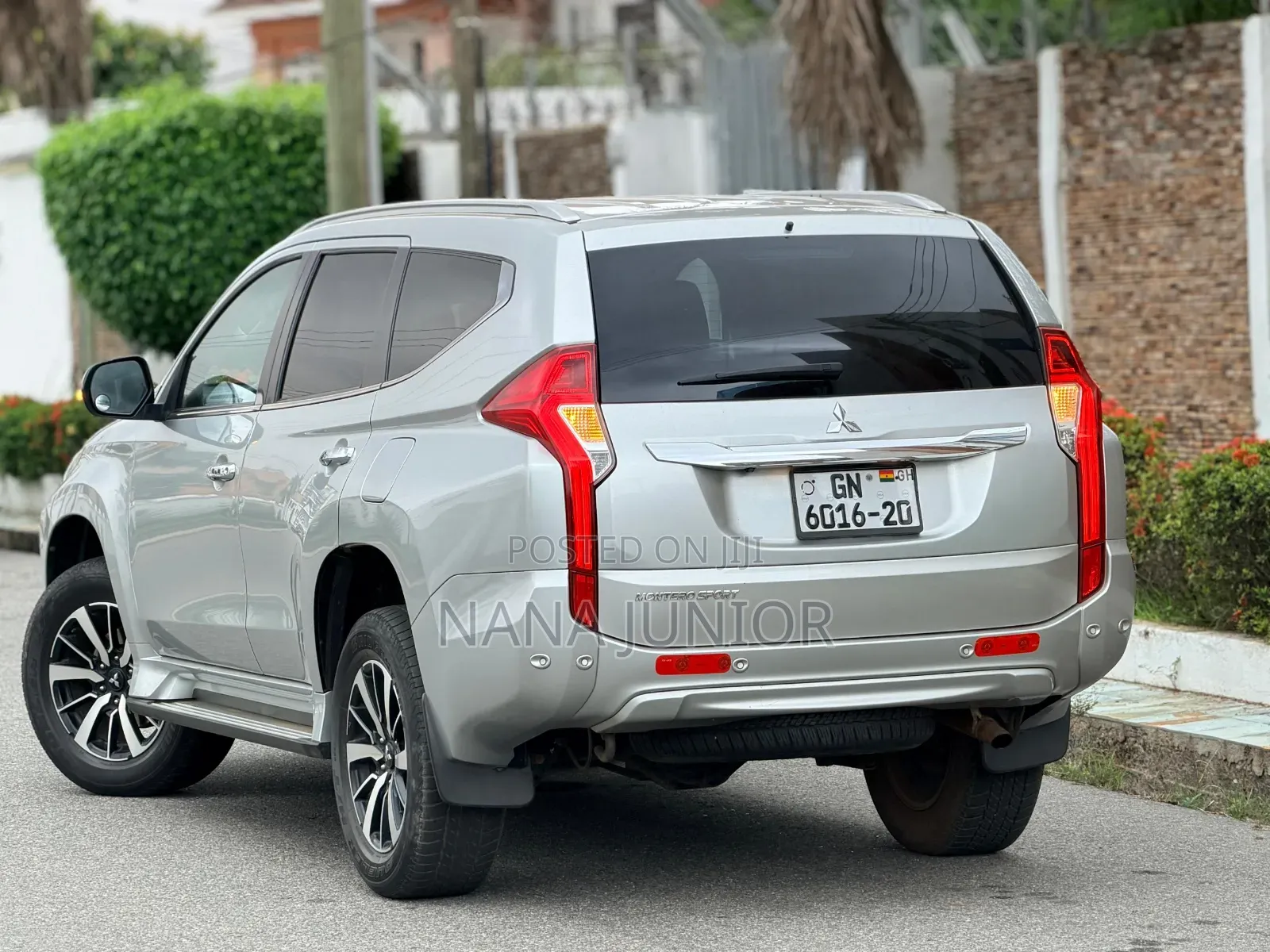 Mitsubishi Montero 2020 Silver