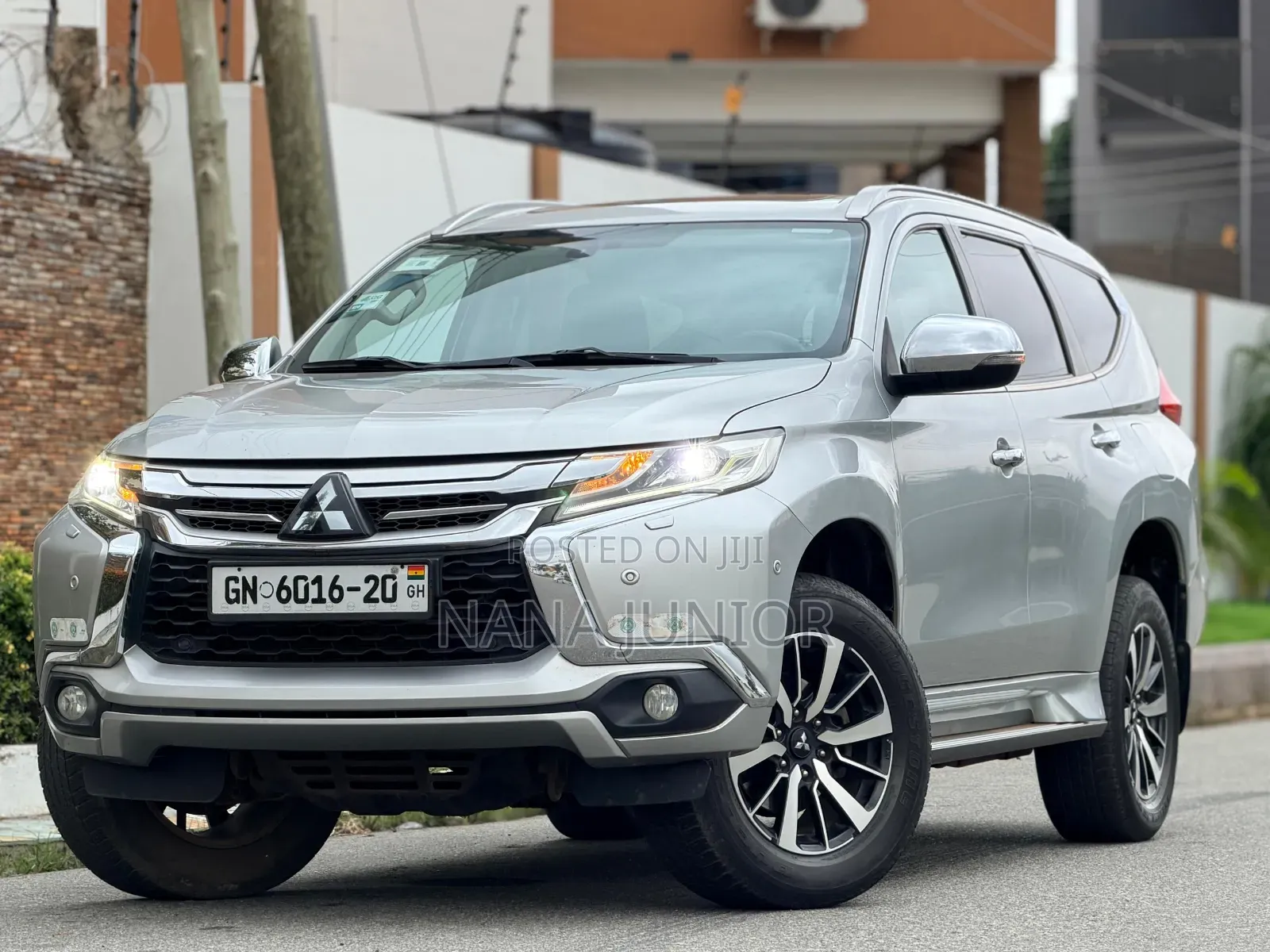 Mitsubishi Montero 2020 Silver