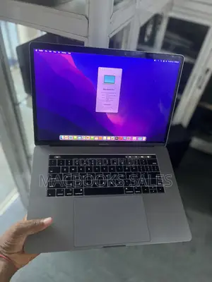 Laptop Apple MacBook Pro 2017 16GB Intel Core i7 SSD 512GB