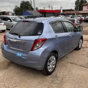 Toyota Vitz 1.3 FWD 5dr 2012 Blue