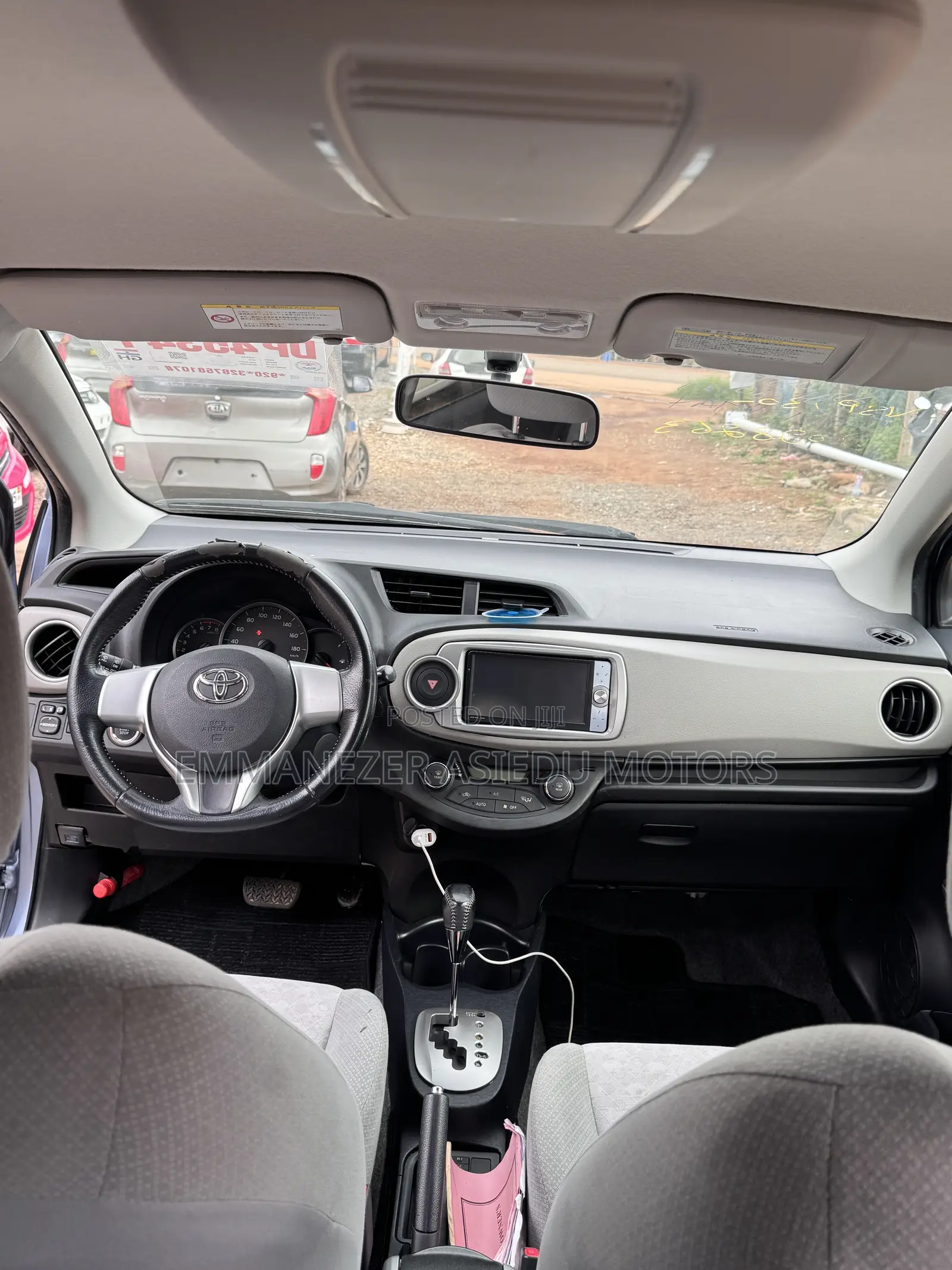 Toyota Vitz 1.3 FWD 5dr 2012 Blue