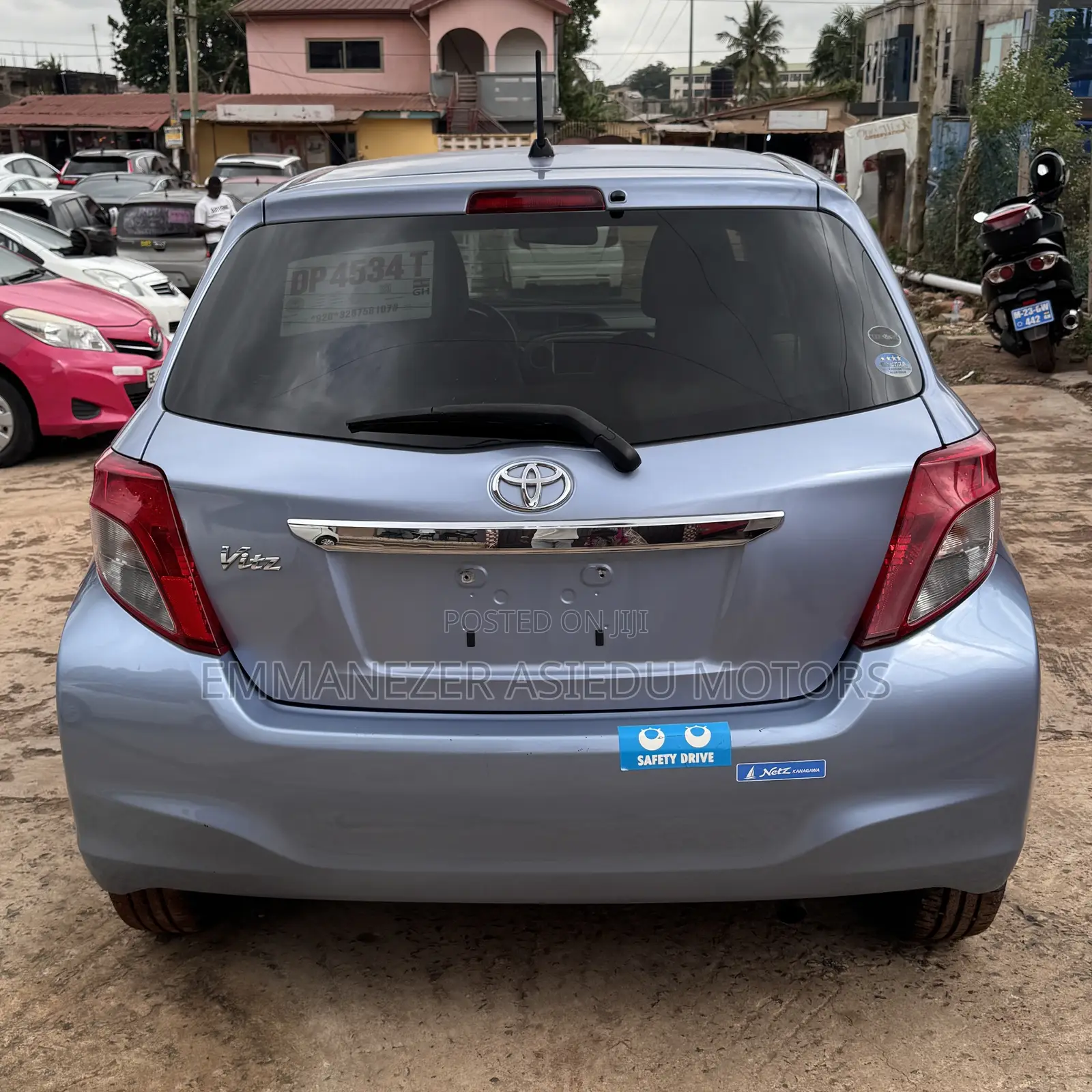 Toyota Vitz 1.3 FWD 5dr 2012 Blue