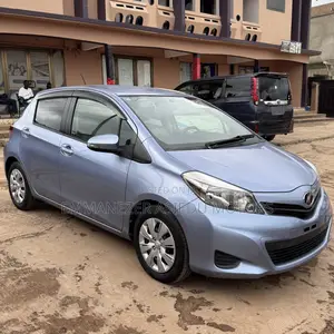 Toyota Vitz 1.3 FWD 5dr 2012 Blue