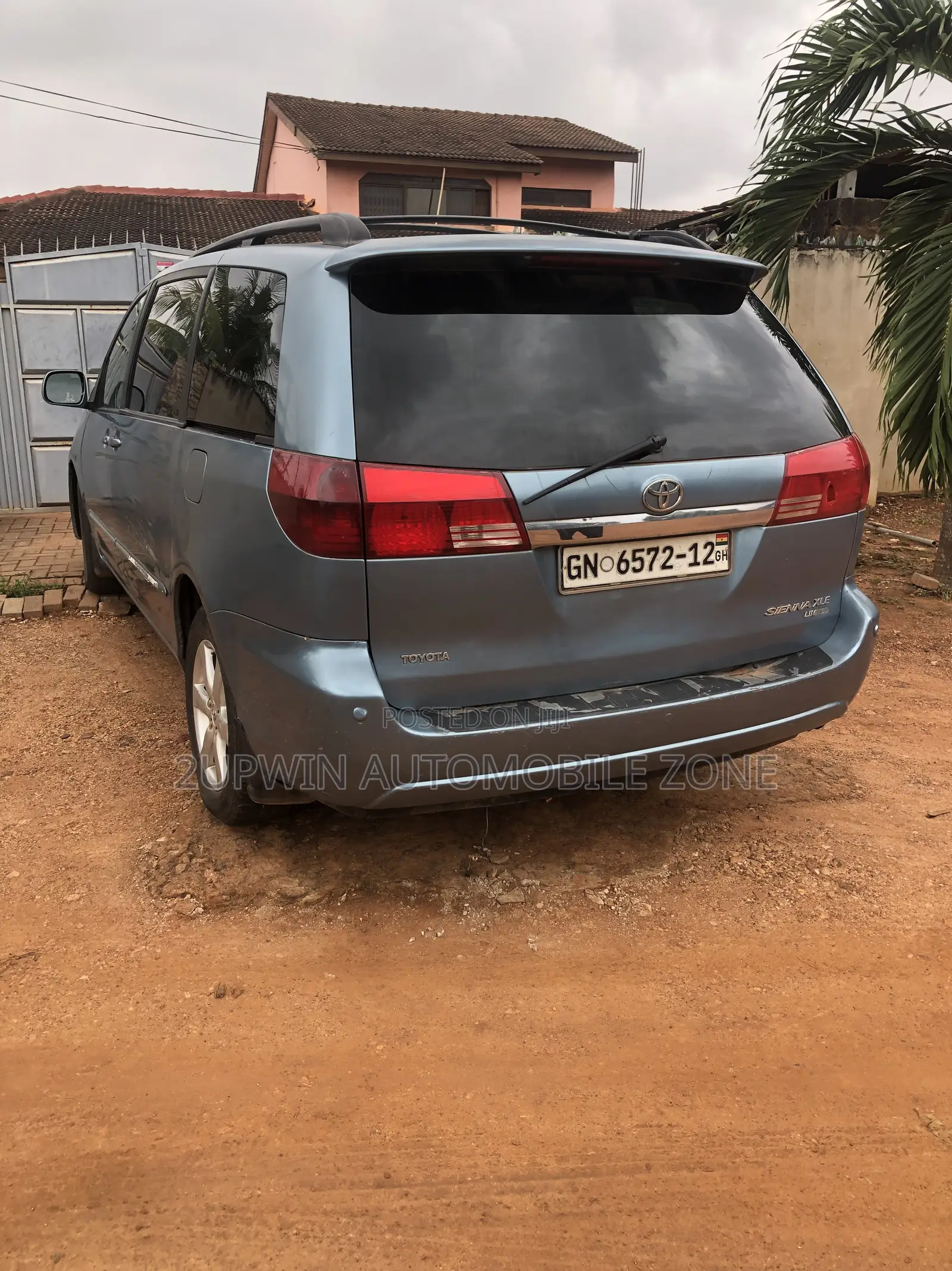Toyota Sienna 2010 Blue