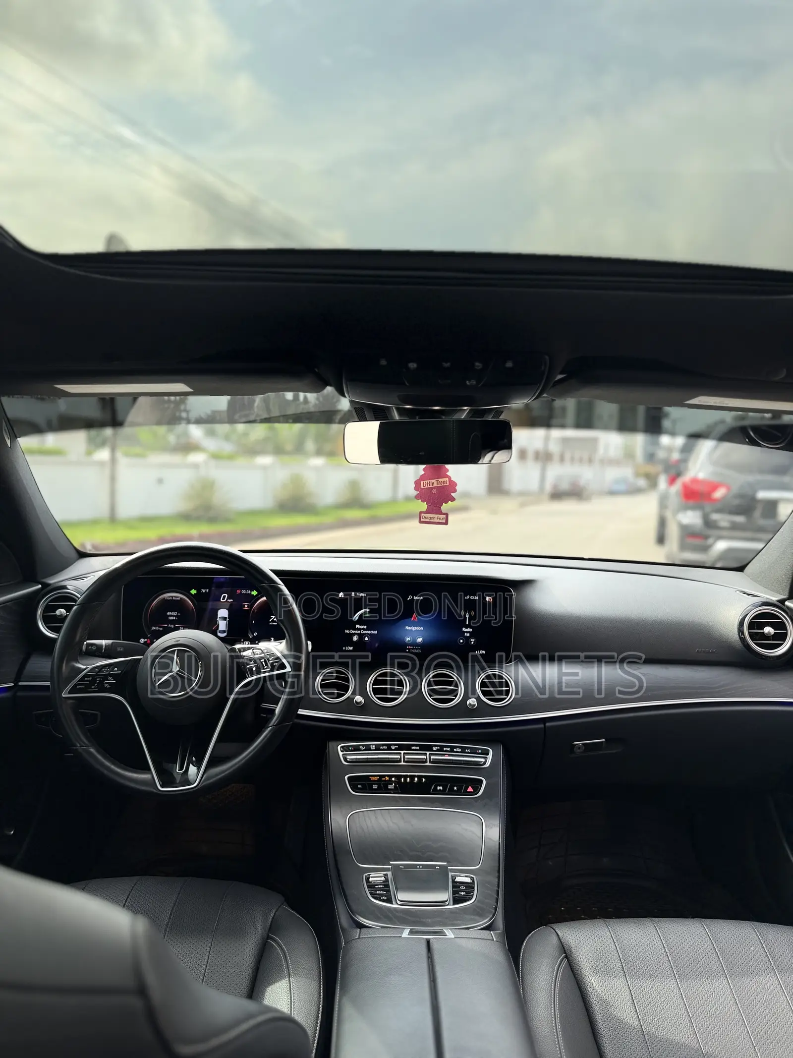 Mercedes-Benz E350 2023 Gold