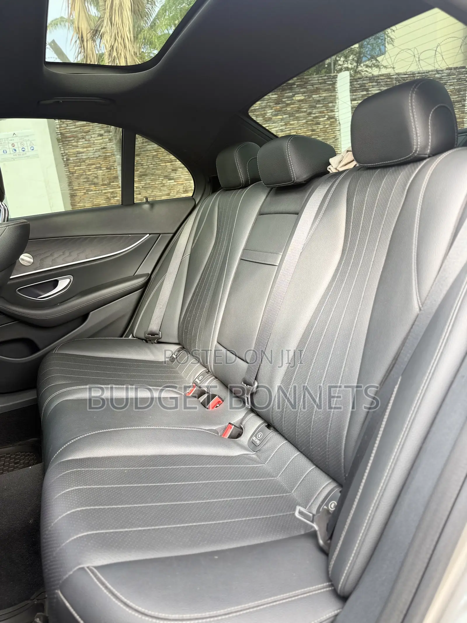 Mercedes-Benz E350 2023 Gold