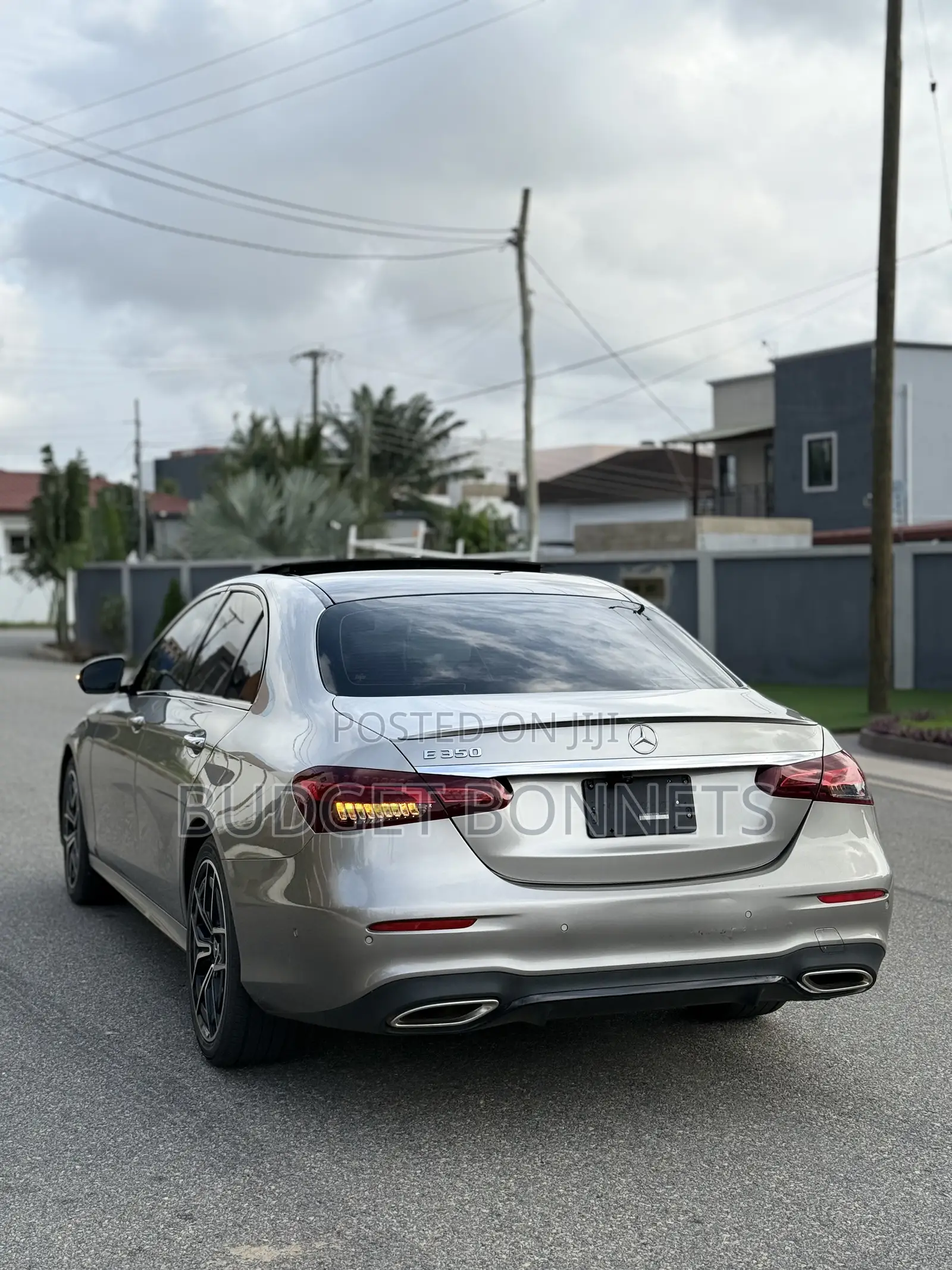 Mercedes-Benz E350 2023 Gold