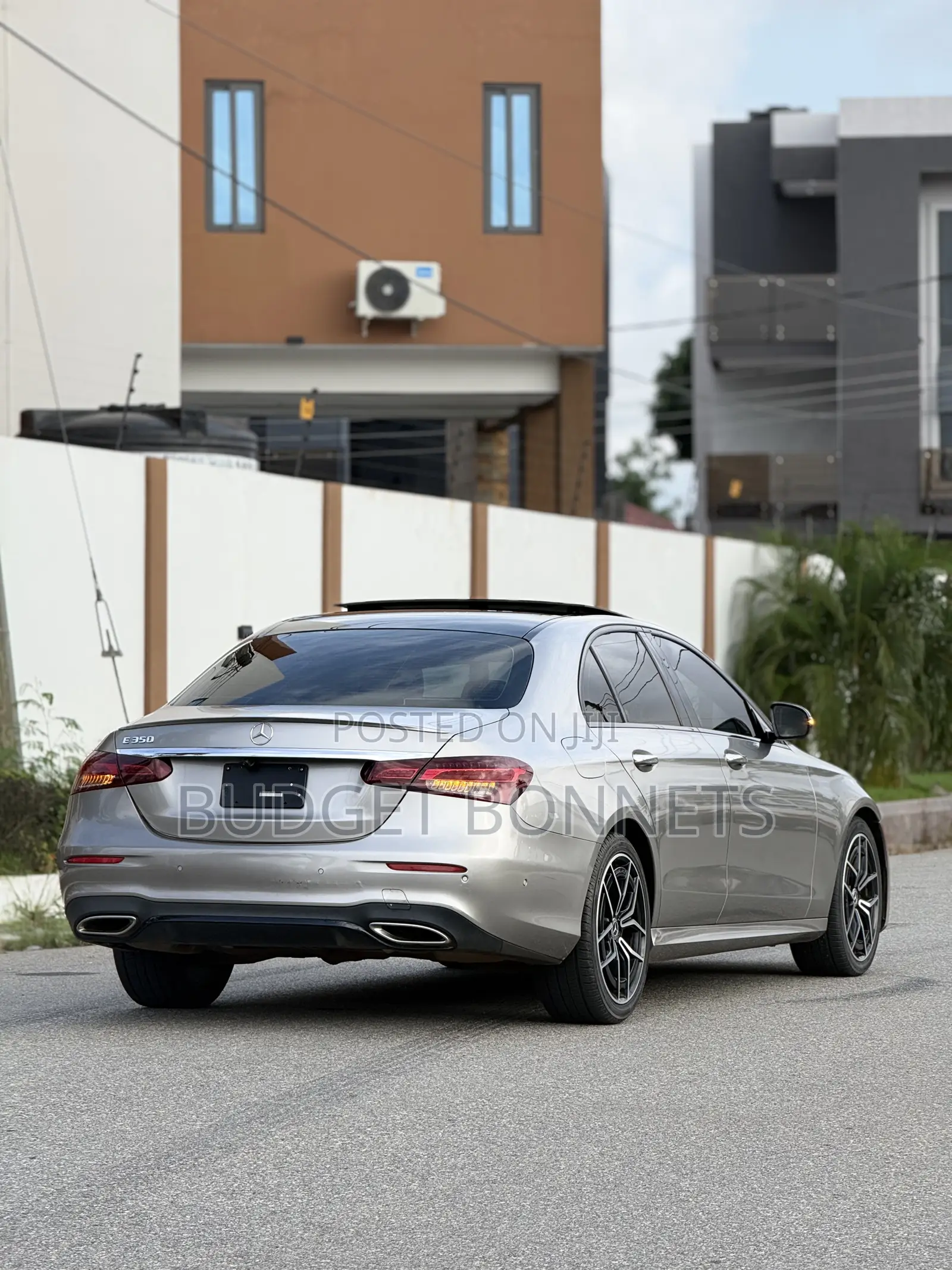 Mercedes-Benz E350 2023 Gold
