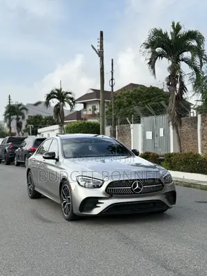 Mercedes-Benz E350 2023 Gold