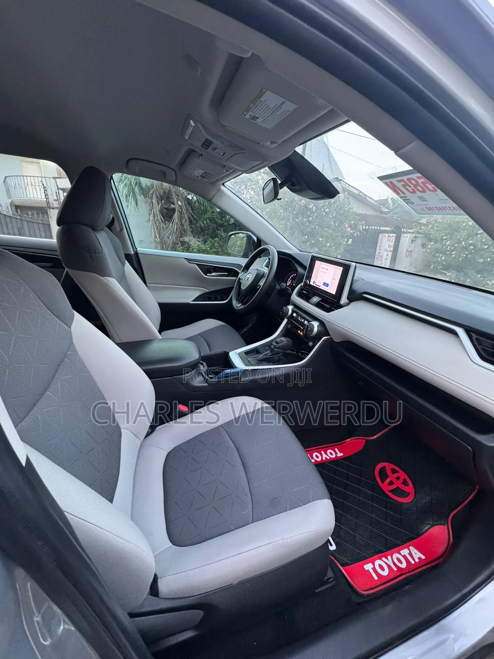 Toyota RAV4 2023 Silver