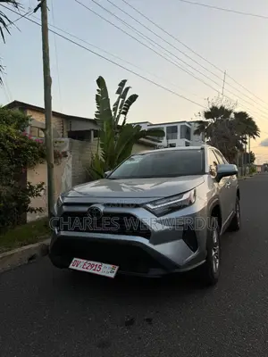 Toyota RAV4 2023 Silver