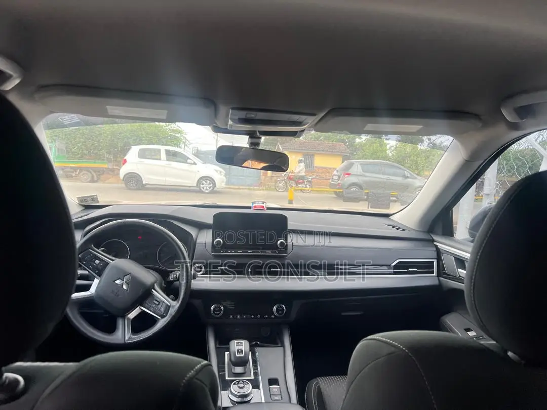 Mitsubishi Outlander 2024 Black