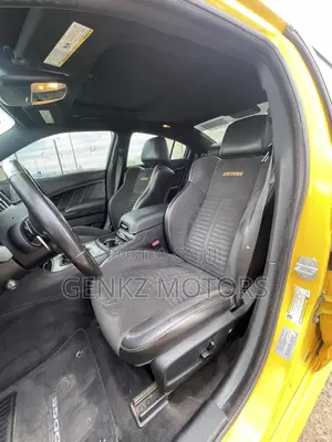 Dodge Charger 2017 Yellow