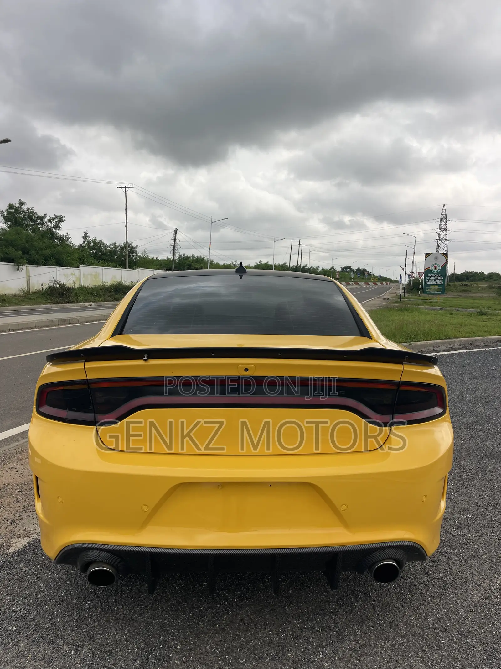 Dodge Charger 2017 Yellow