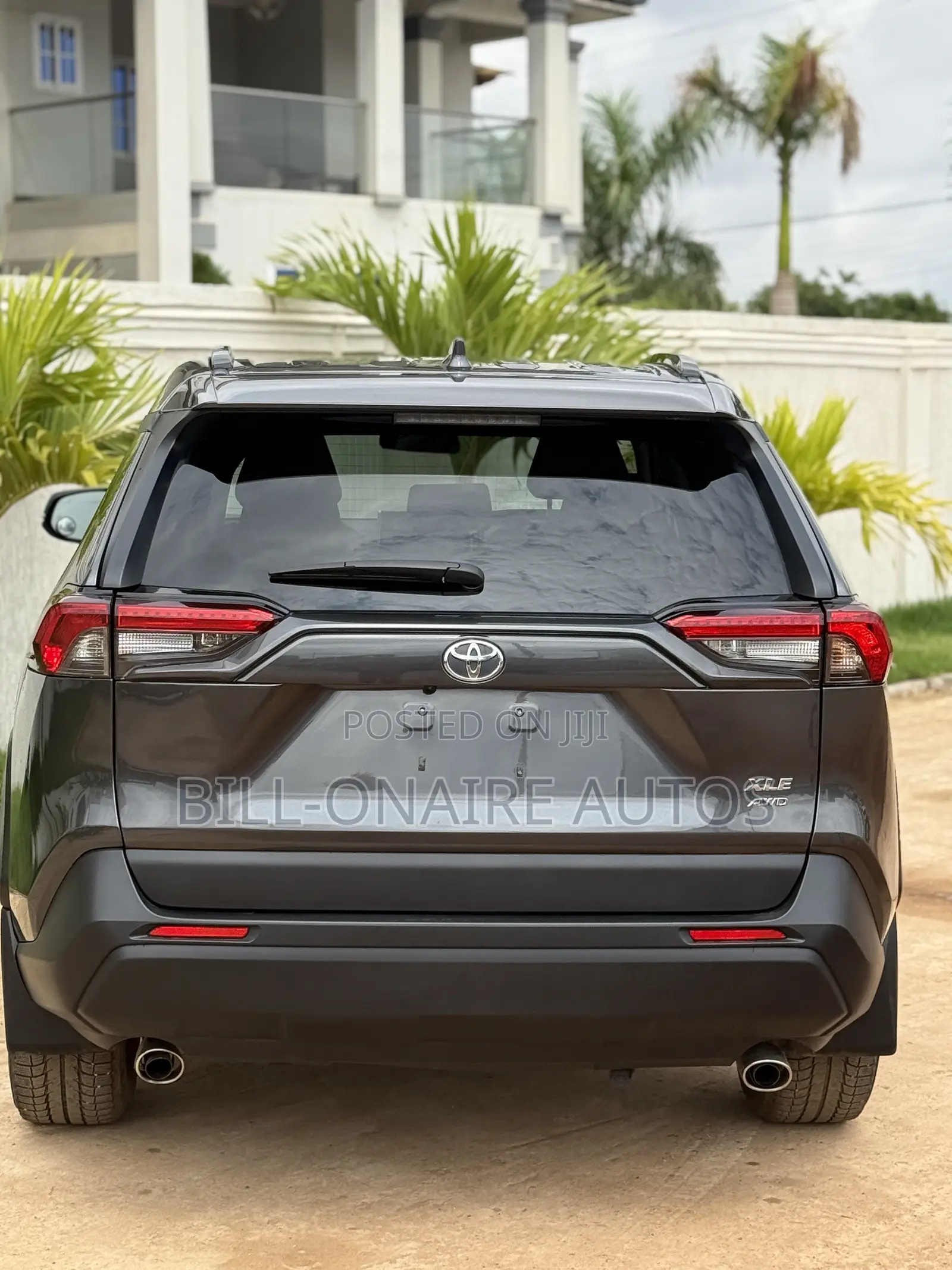 Toyota RAV4 XLE Premium 2025 Gray