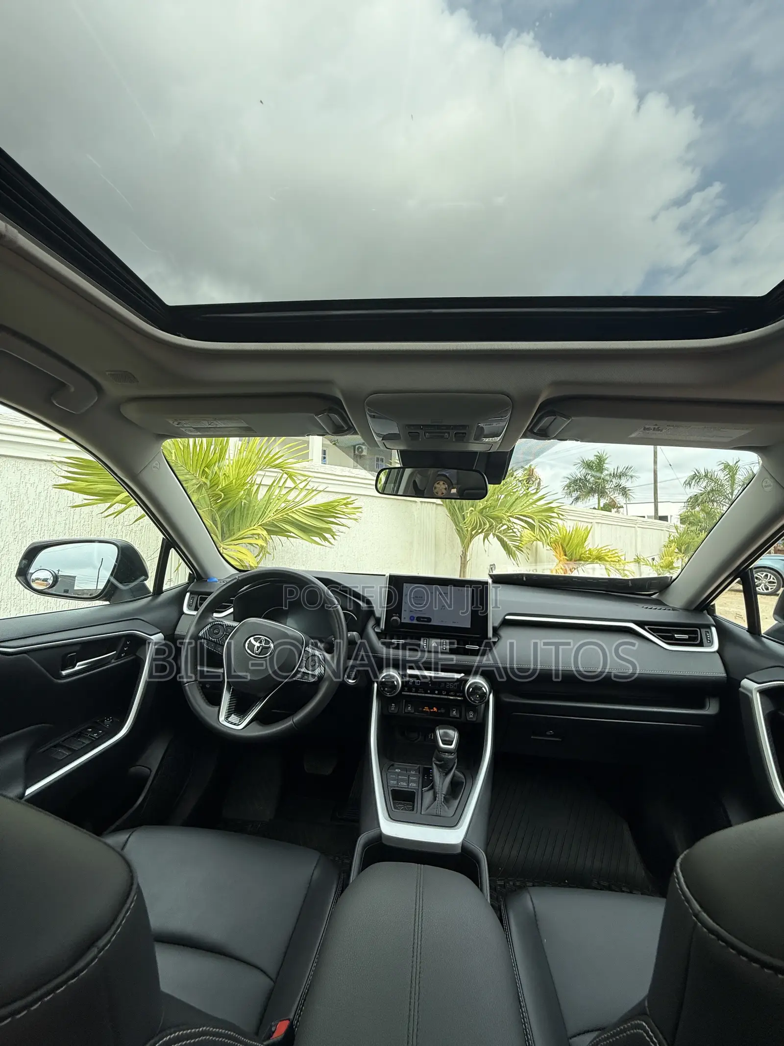 Toyota RAV4 XLE Premium 2025 Gray