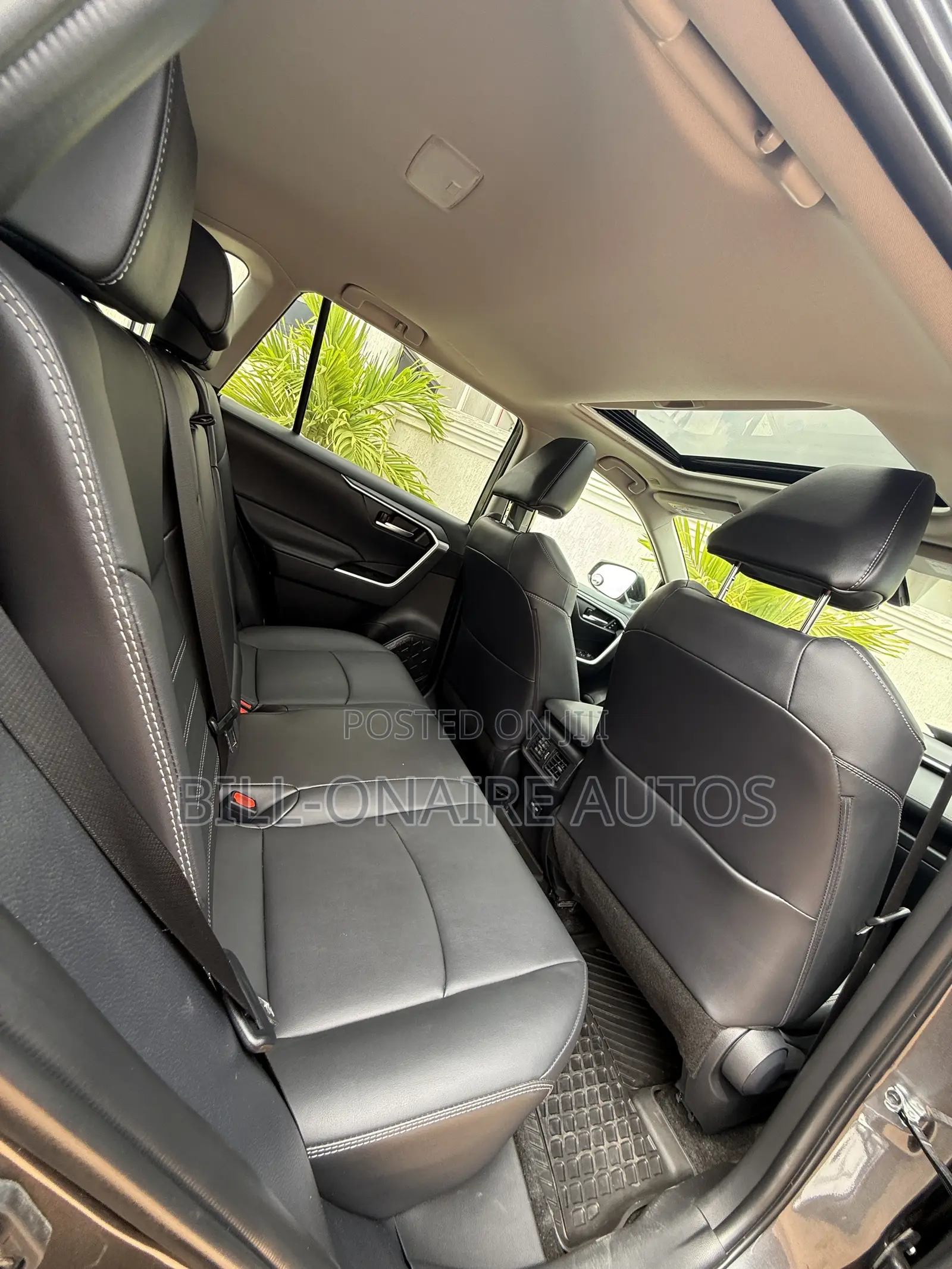 Toyota RAV4 XLE Premium 2025 Gray