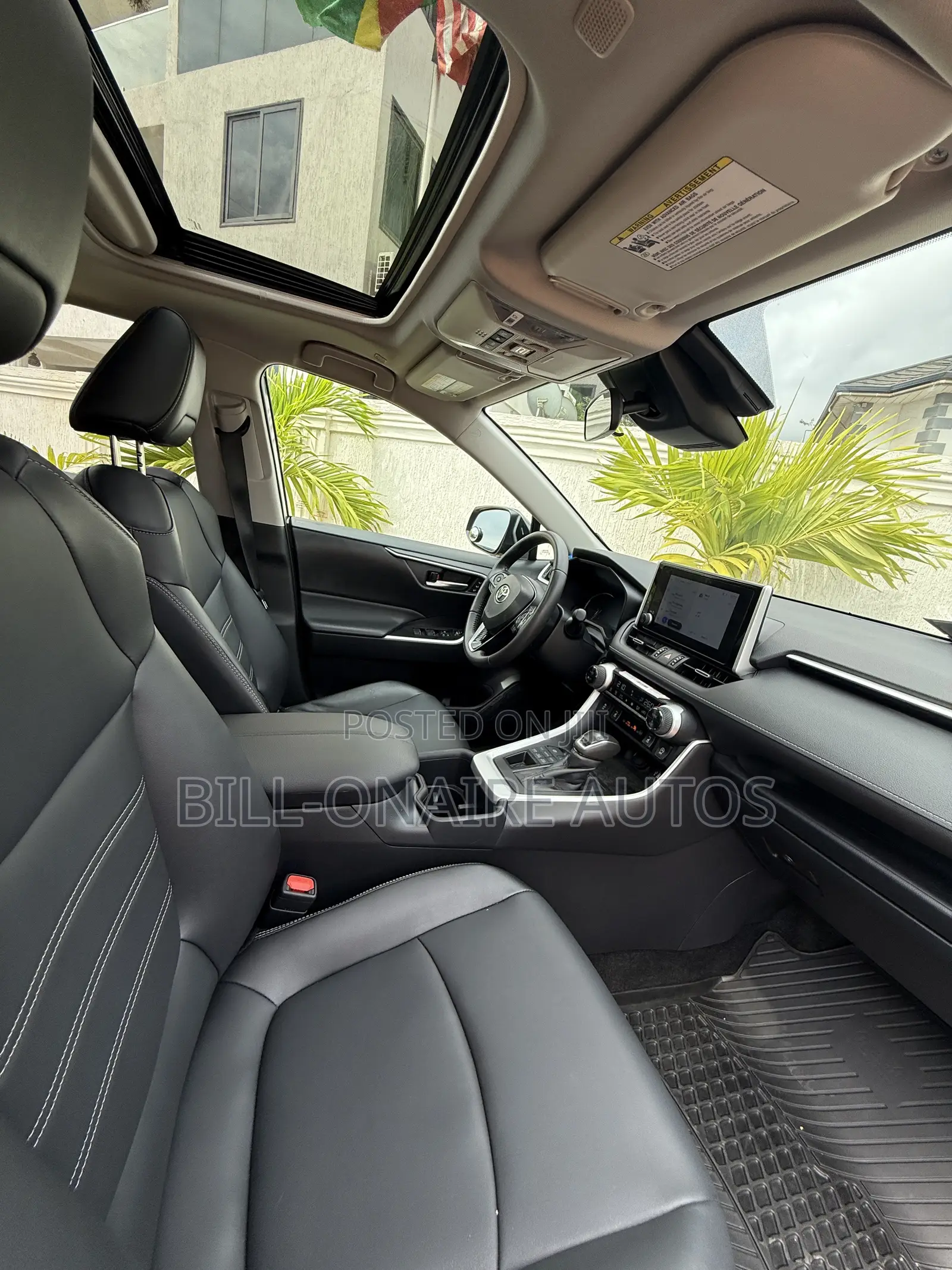 Toyota RAV4 XLE Premium 2025 Gray