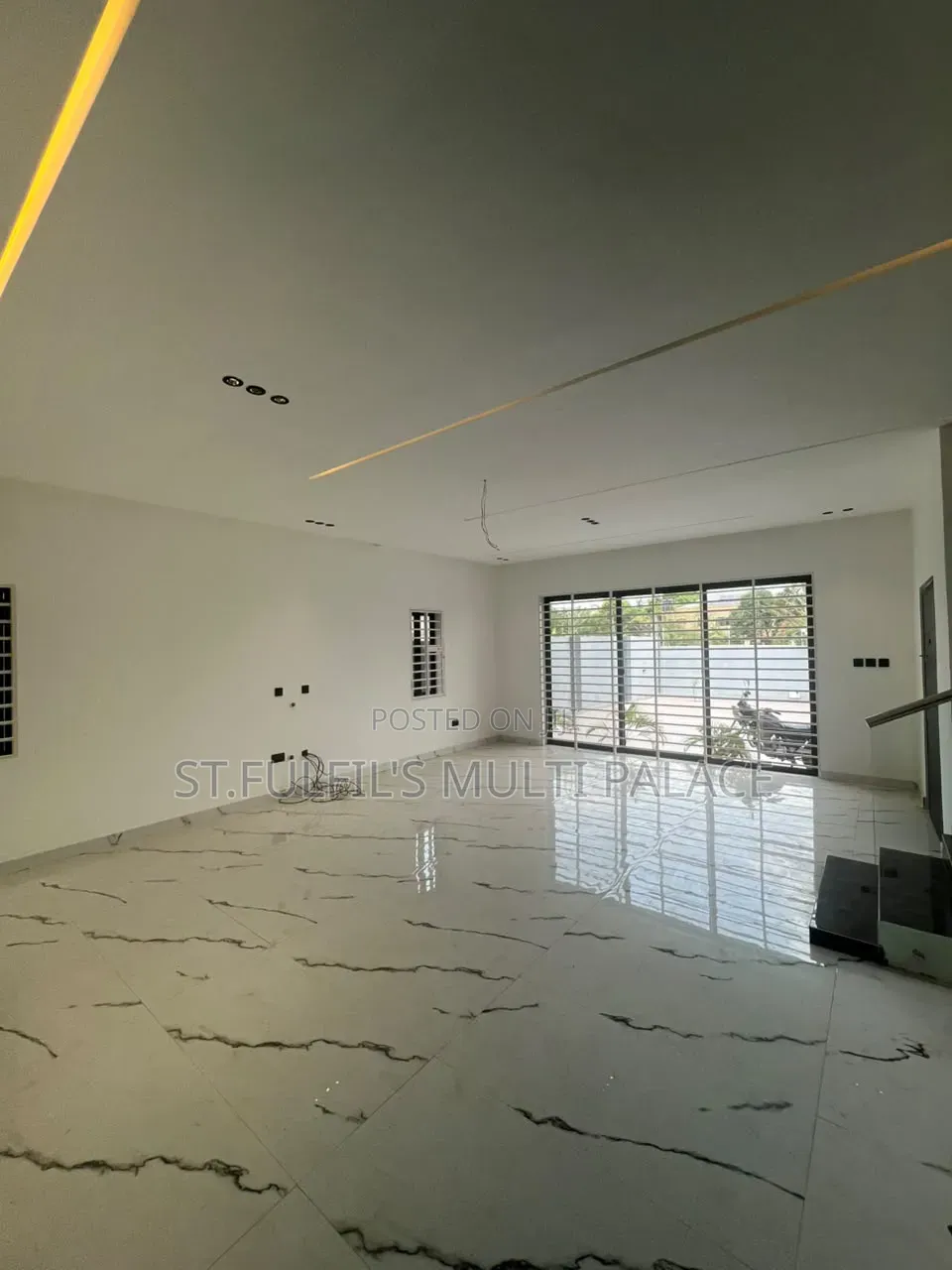 5bdrm House in North Legon for sale