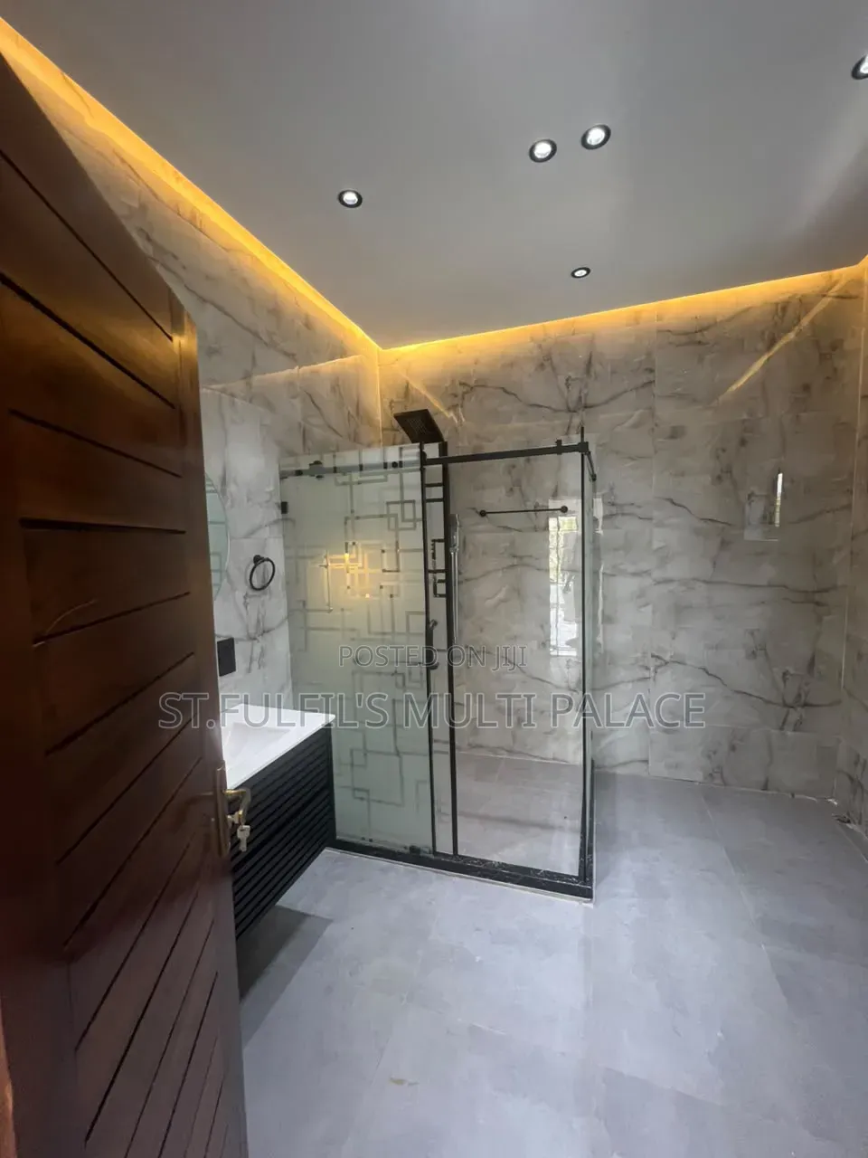 5bdrm House in North Legon for sale