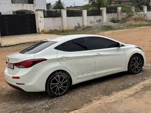 Hyundai Elantra SE 4dr Sedan (1.8L 4cyl 6A) 2014 White