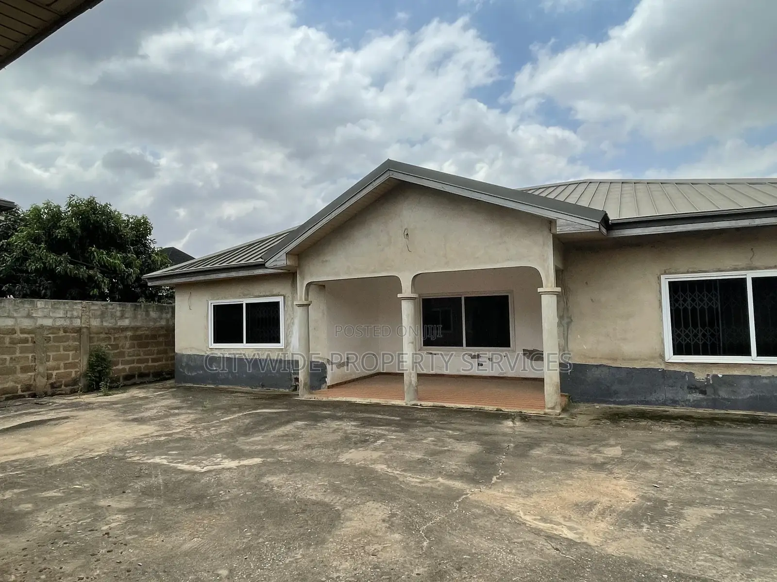 Furnished 5bdrm House in Ayi Mensah, Accra Metropolitan for sale