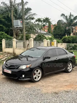 Toyota Corolla 2013 Black