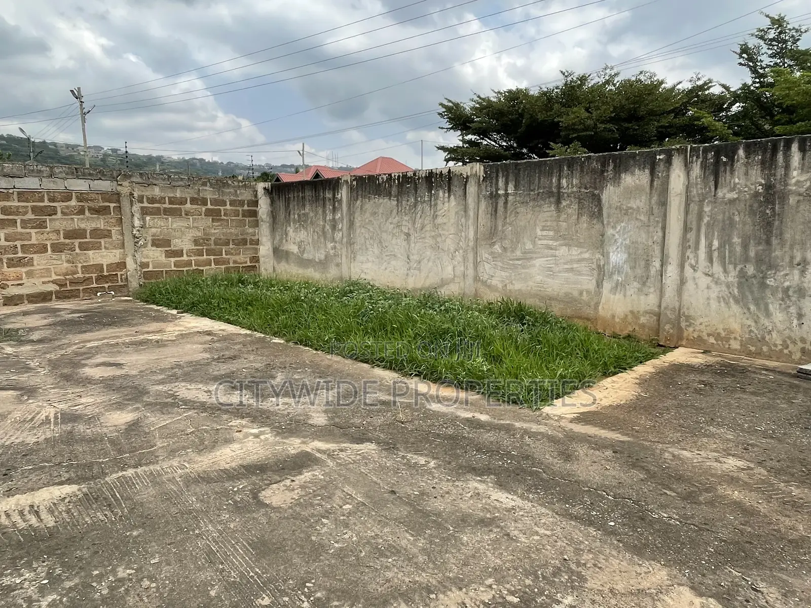 Furnished 5bdrm House in Ayi Mensah, Accra Metropolitan for sale