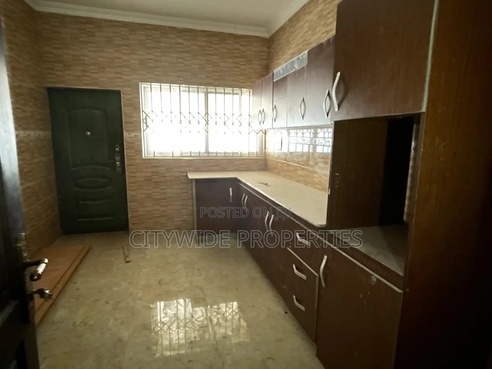 Furnished 5bdrm House in Ayi Mensah, Accra Metropolitan for sale