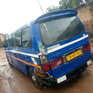 Toyota HiAce 2010 Red