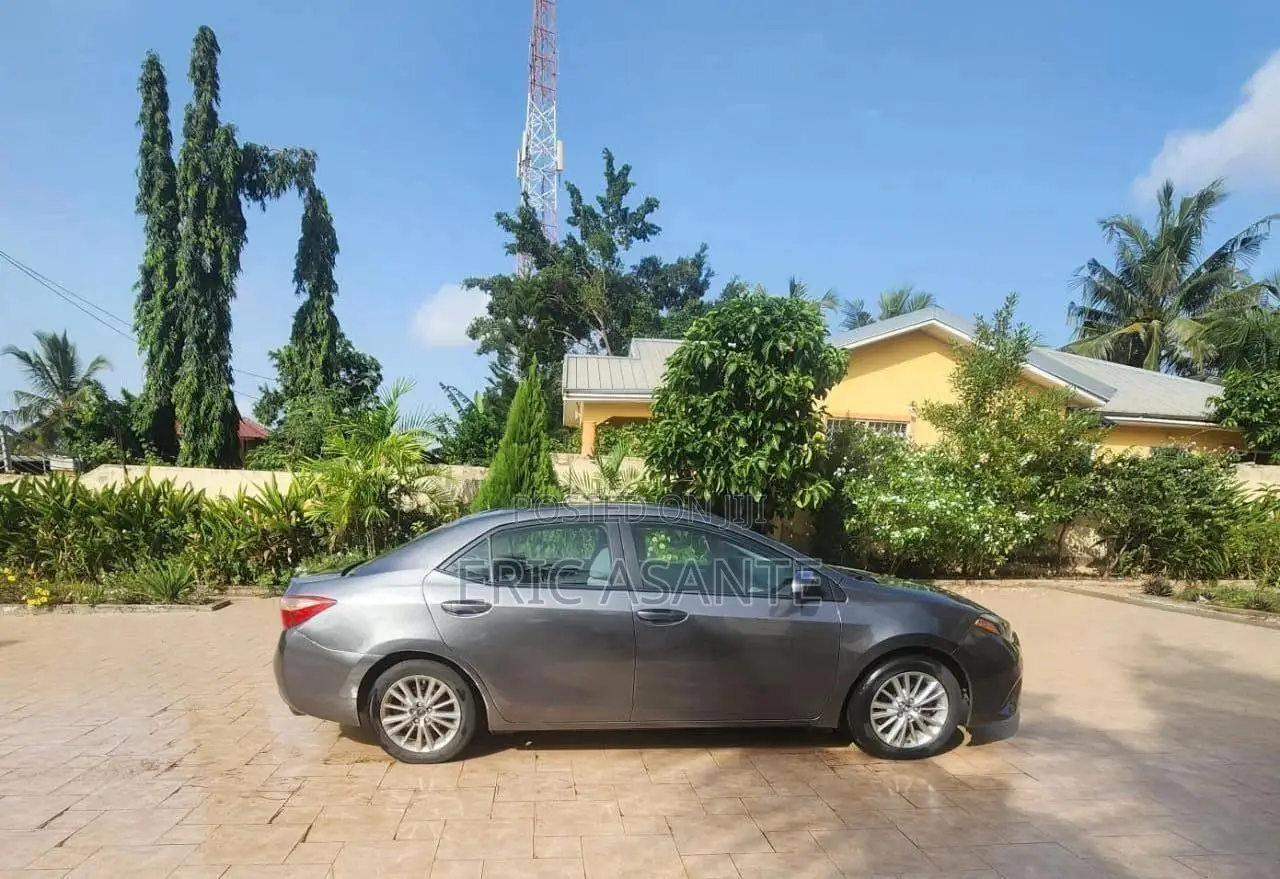 Toyota Corolla LE 4dr Sedan (1.8L 4cyl CVT) 2015 Beige