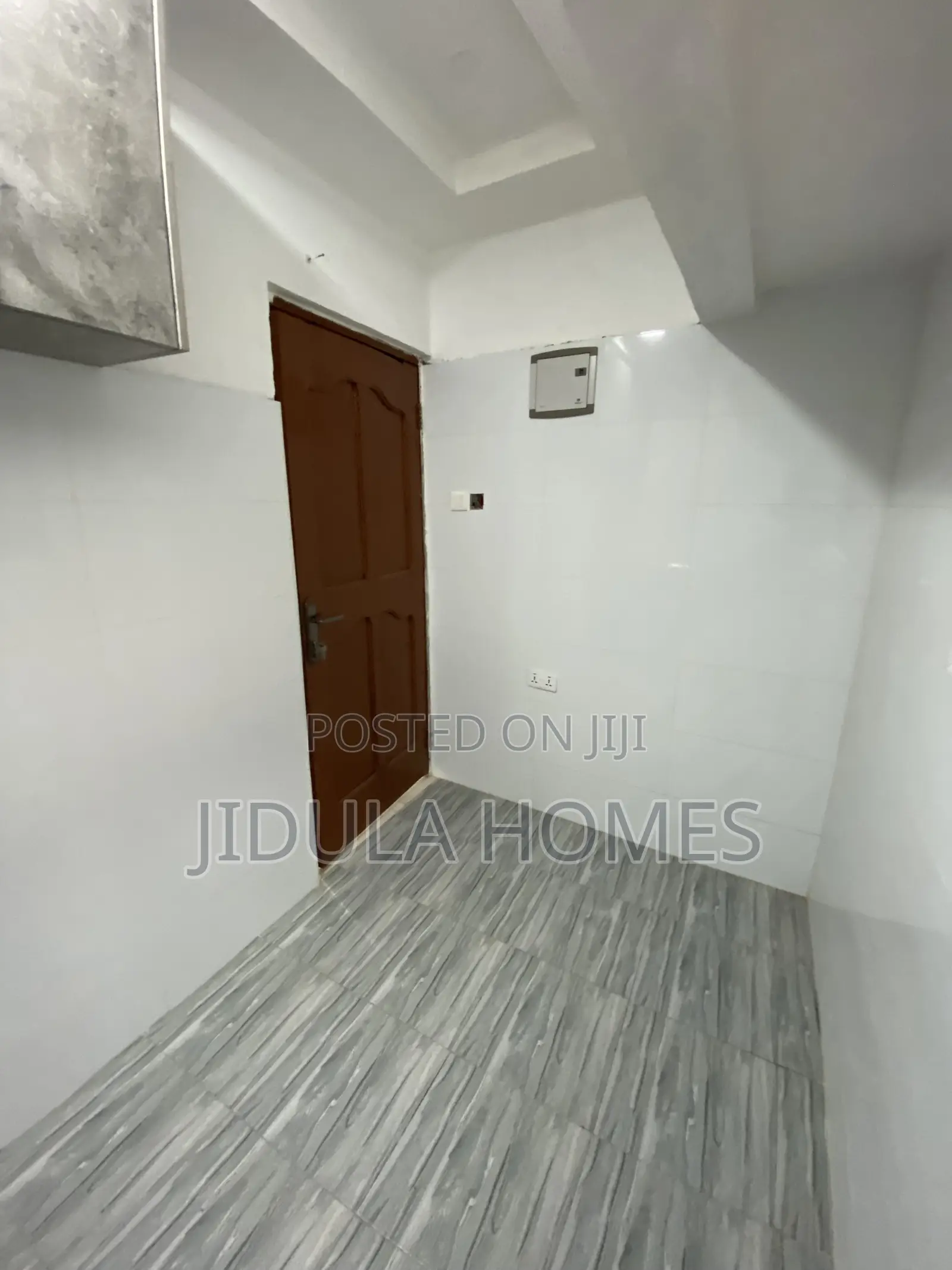 1bdrm Apartment in Ashale Botwe, Little Roses Area for rent