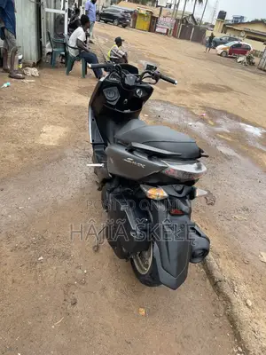 Yamaha 2025 Silver