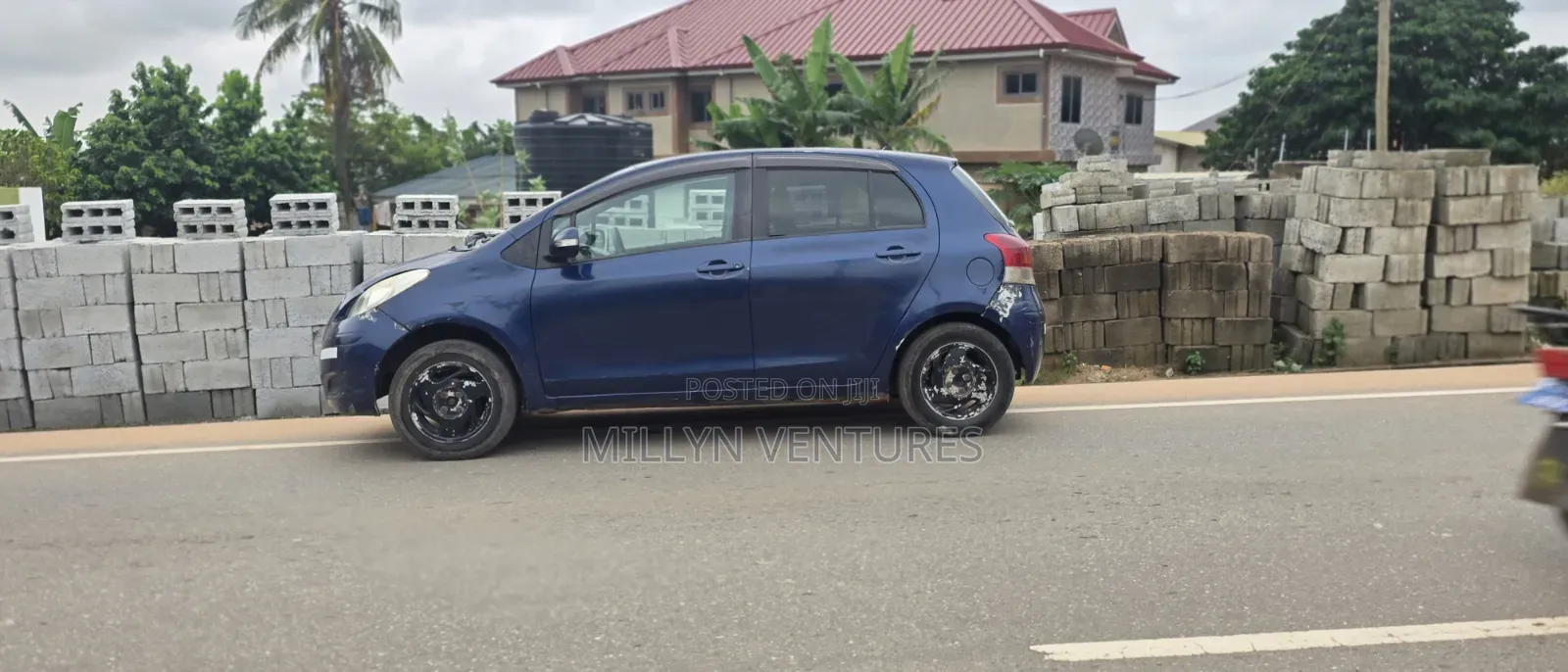Toyota Vitz 2010 Blue