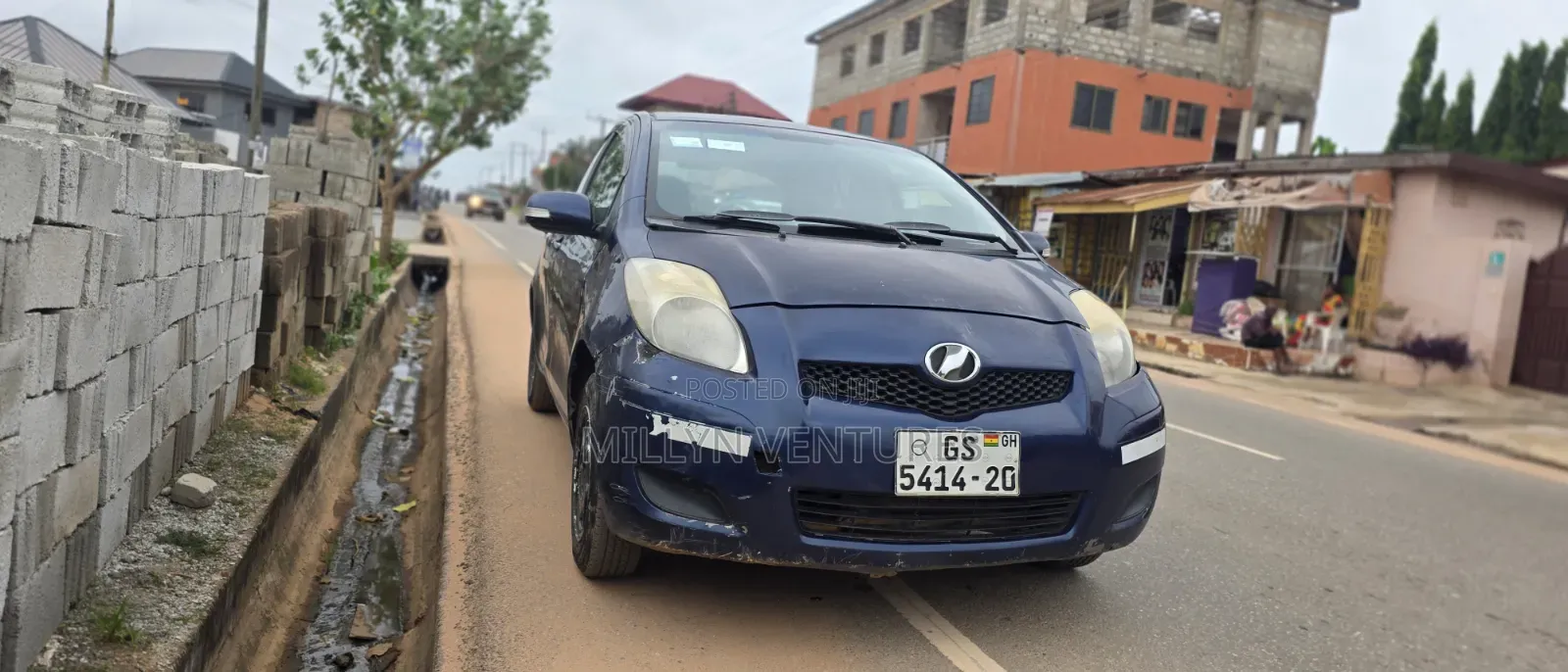 Toyota Vitz 2010 Blue