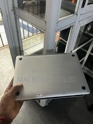 Laptop Apple MacBook Pro 2017 8GB Intel Core i5 SSD 256GB