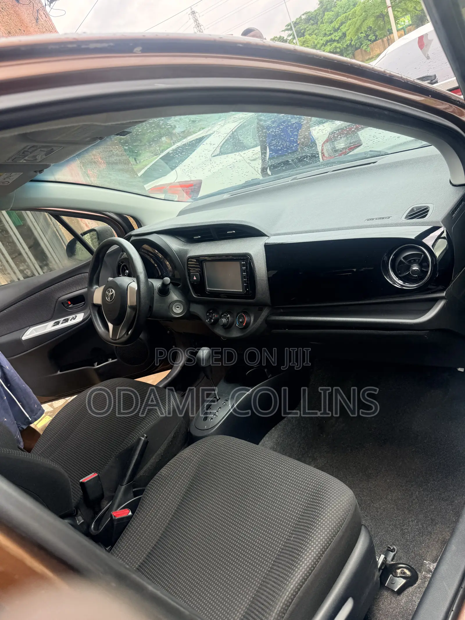 Toyota Vitz 1.3 FWD 5dr 2015