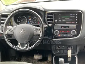 Mitsubishi Outlander SEL AWC 2019 Silver