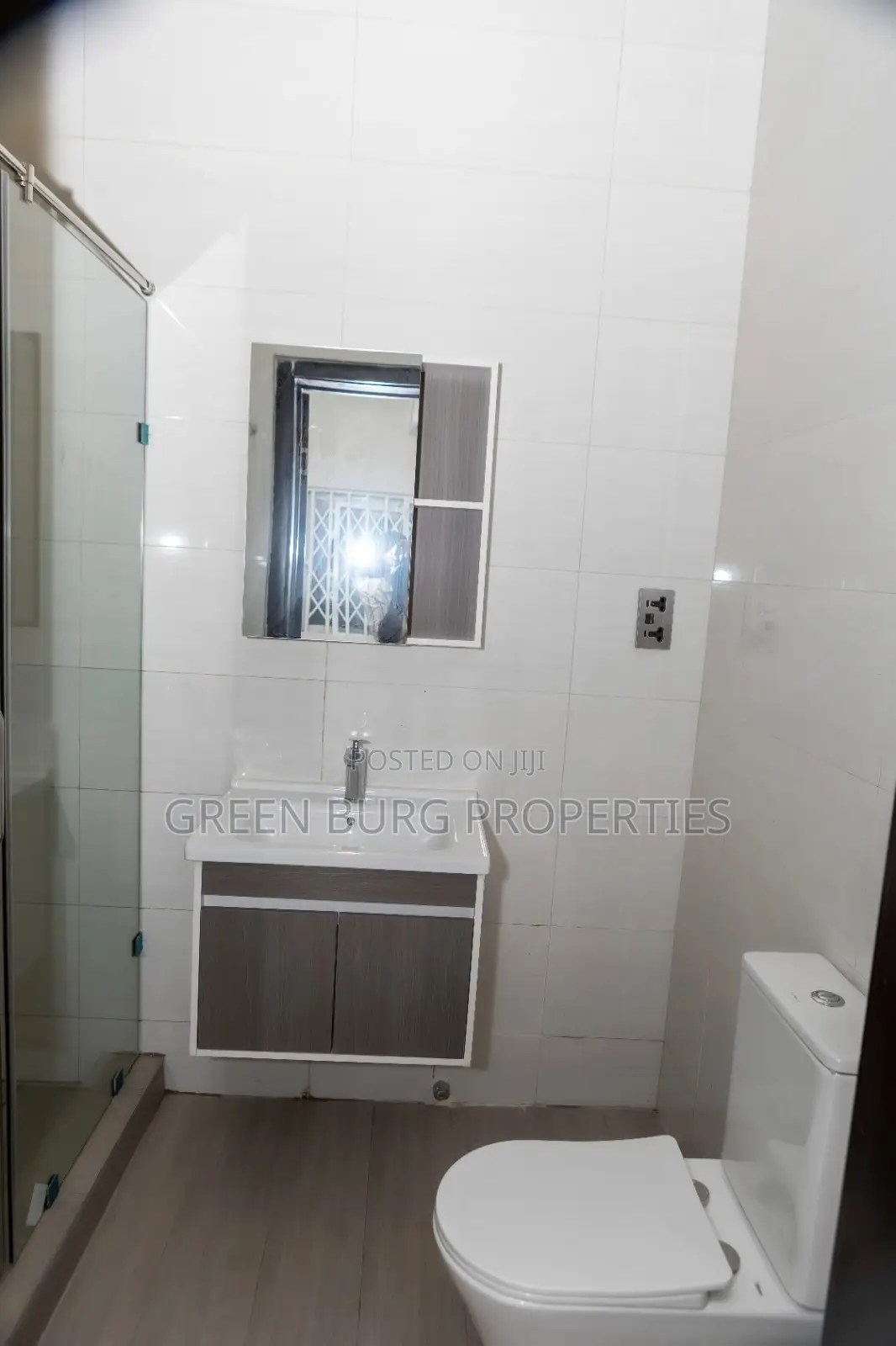 4bdrm Townhouse / Terrace in Cantonments for rent