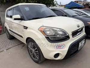 Kia Soul 4dr Wagon (1.6L 4cyl 6A) 2015