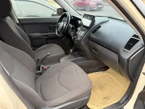 Kia Soul 4dr Wagon (1.6L 4cyl 6A) 2015