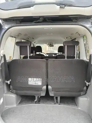 Toyota Voxy 2016 Blue