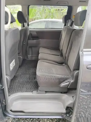 Toyota Voxy 2016 Blue