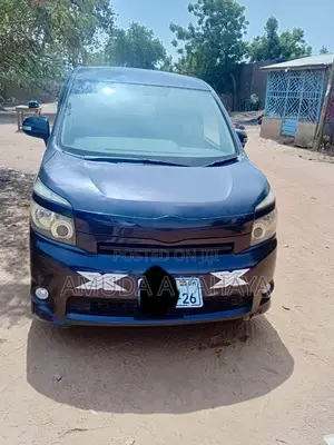 Toyota Voxy 2016 Blue