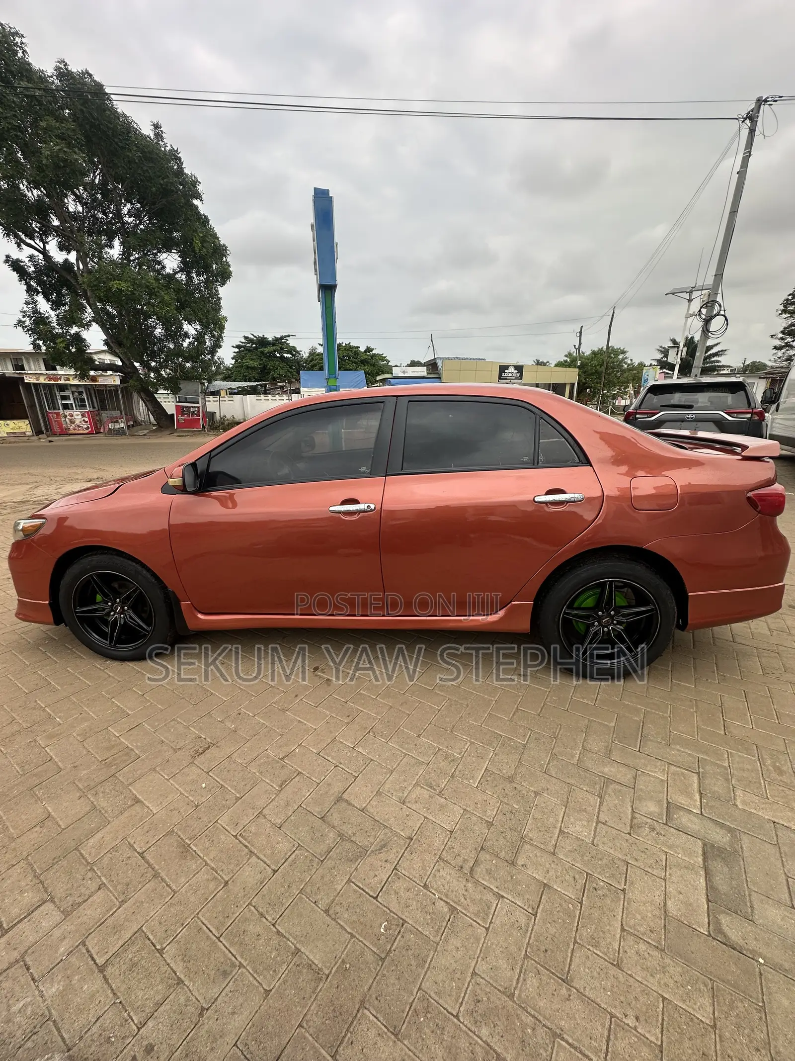 Toyota Corolla 2013 Orange