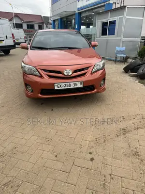 Toyota Corolla 2013 Orange