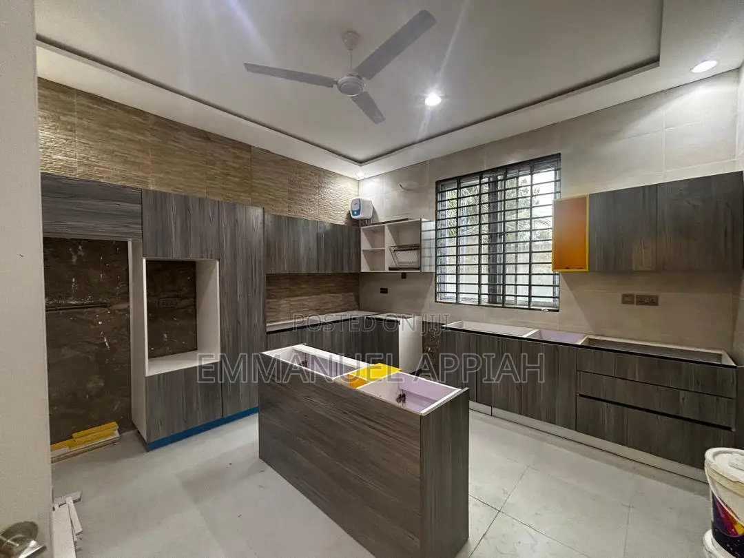 4bdrm House in Abokobi for sale