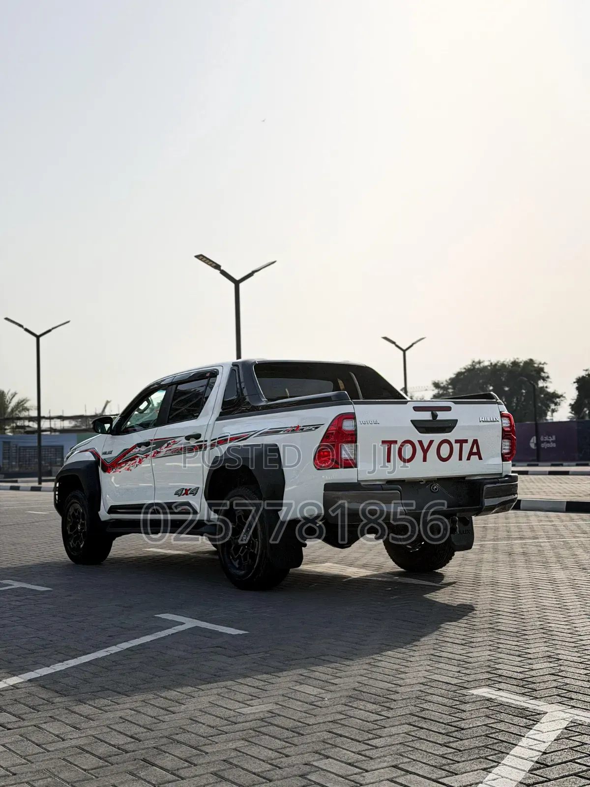 Toyota Hilux 2023 White